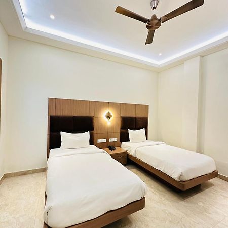 Hotel Lotus Inn Sirsa Extérieur photo