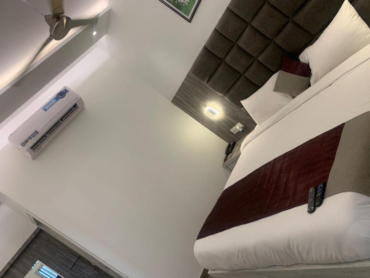 Hotel Lotus Inn Sirsa Extérieur photo