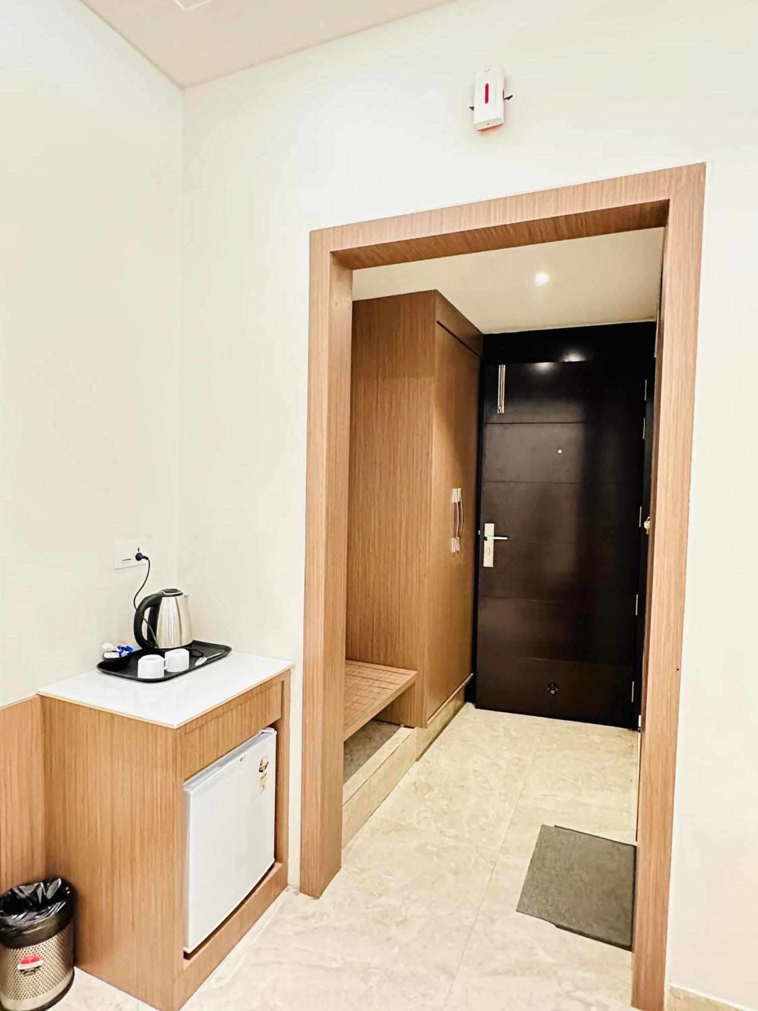 Hotel Lotus Inn Sirsa Extérieur photo
