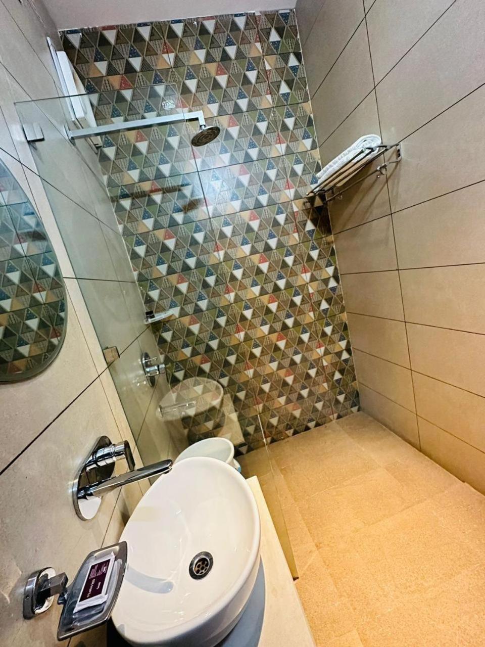 Hotel Lotus Inn Sirsa Extérieur photo